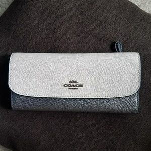 Coach wallet colorblock silver/chalk